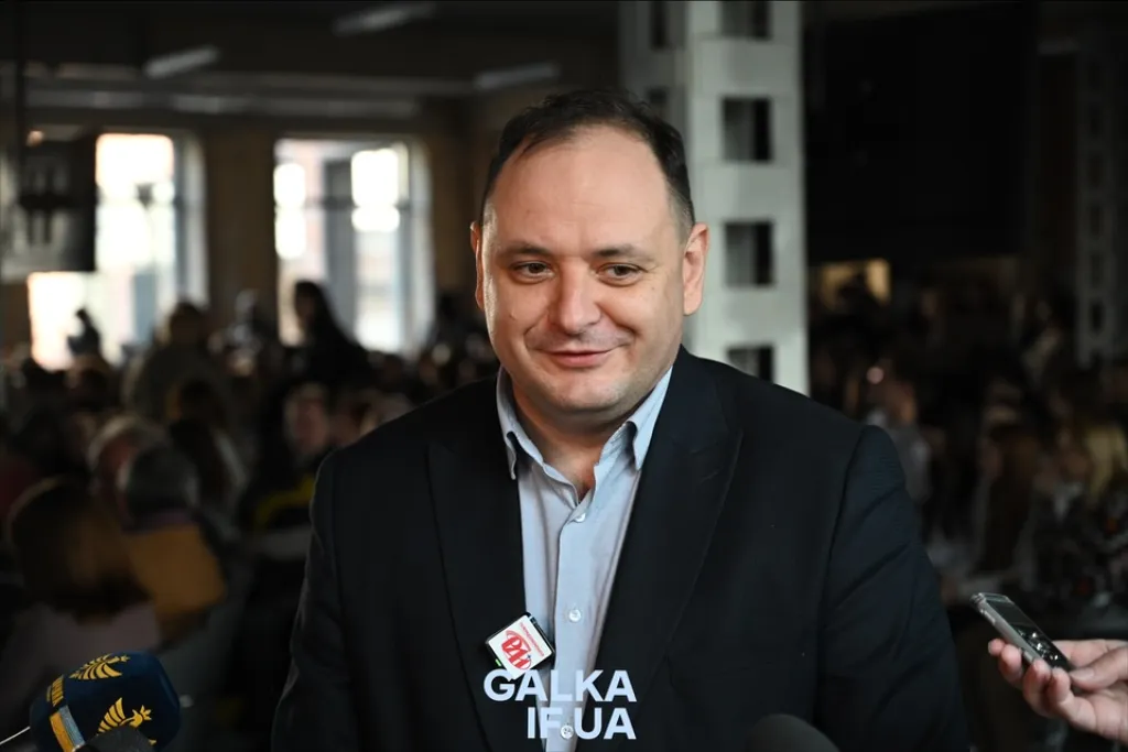 Вибачатися чи ні: як франківці реагують на відмову мера Марцінківа просити публічних вибачень