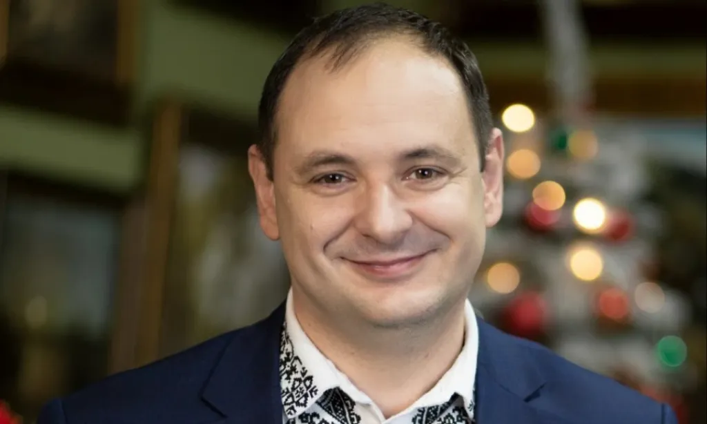 «Краще очільника “Добудови мостів”»: як соцмережі відреагували на те, що місто не може знайти керівника відділу спадщини