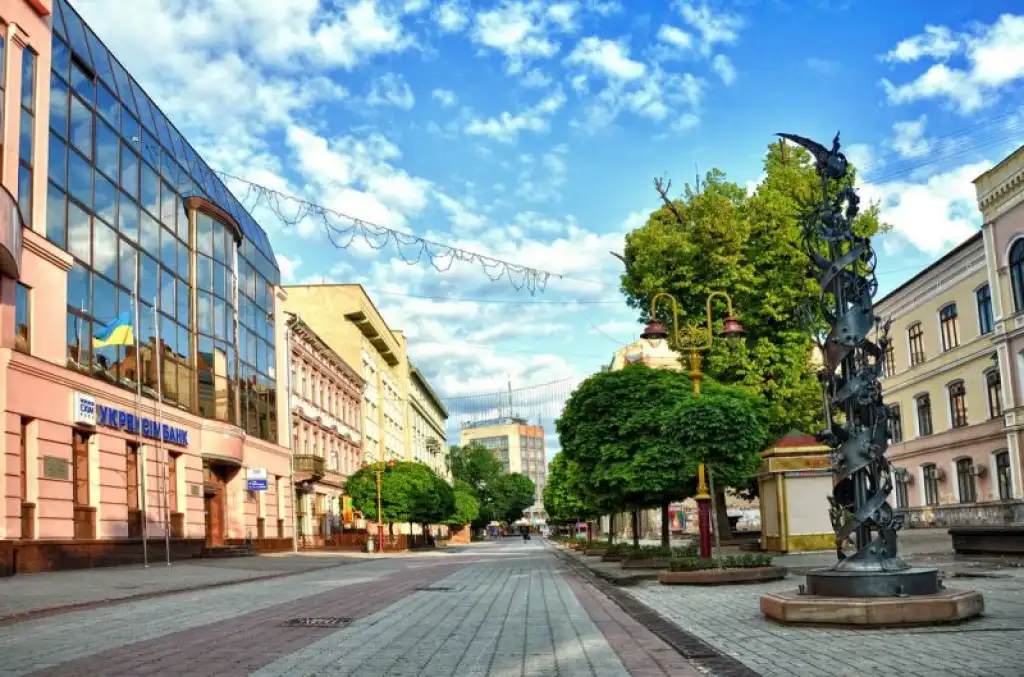 У центрі Івано-Франківська встановлять заборонні знаки для велосипедистів
