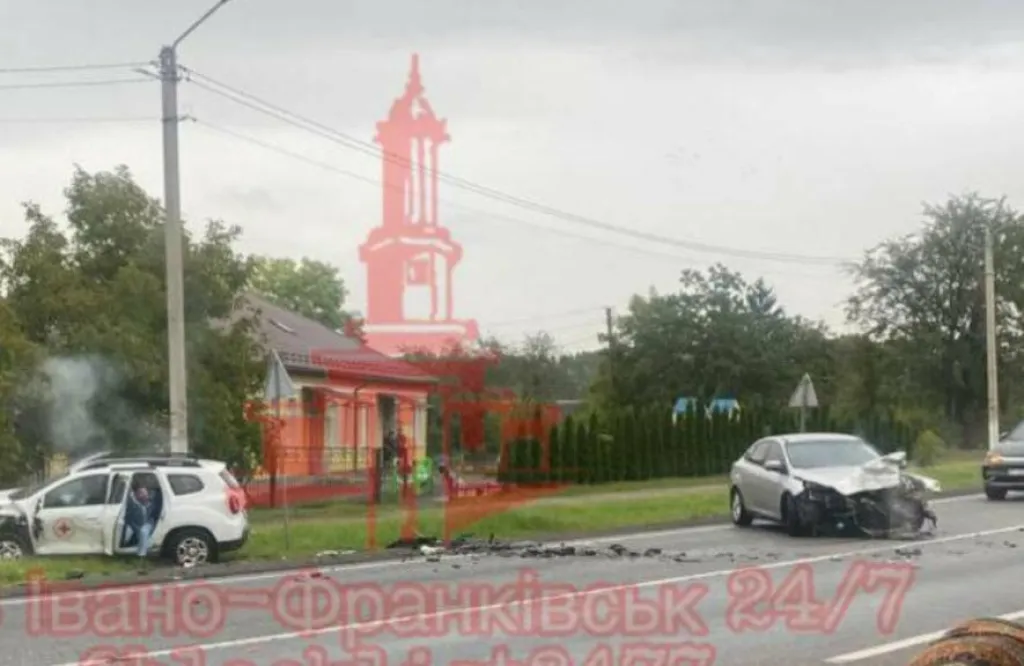 У Тязеві зіткнулися два автомобілі: рух частково обмежений