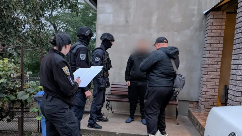 На Івано-Франківщині викрили наркоторговців: трьох чоловіків взяли під варту