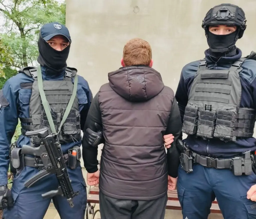 На Івано-Франківщині викрили наркоторговців: трьох чоловіків взяли під варту