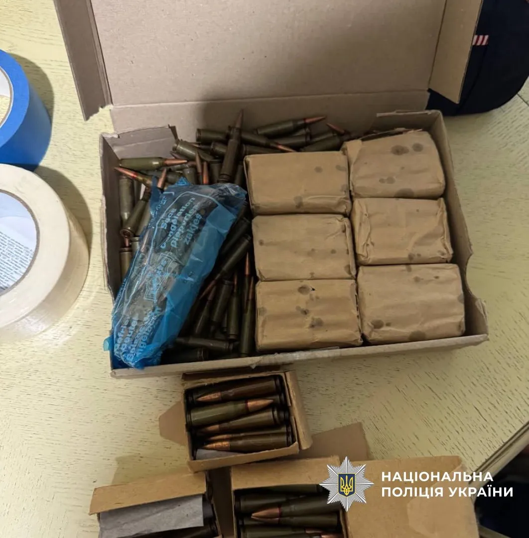 У Франківську затримали 65-річного чоловіка з арсеналом зброї та боєприпасів