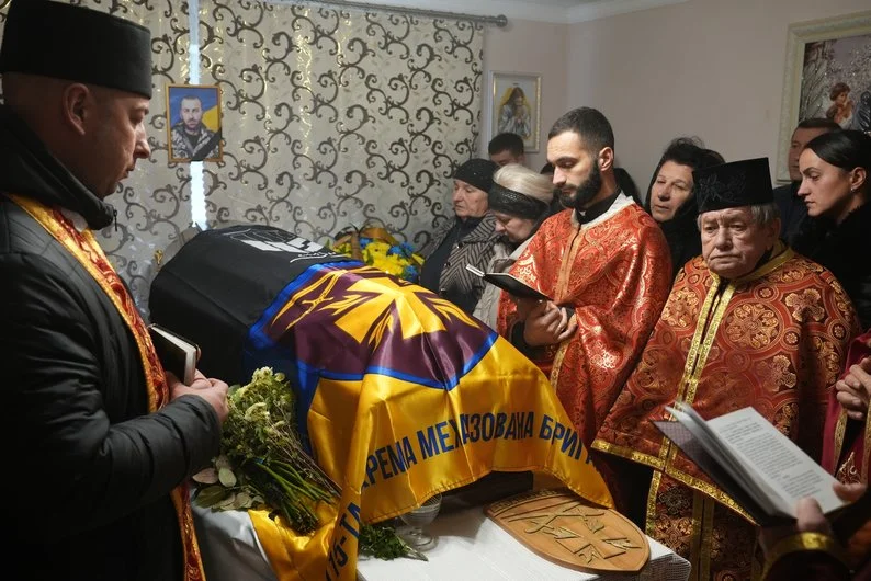 На Івано-Франківщині попрощалися зі старостою Дитятина Миколою Клюбою, який добровільно пішов на фронт