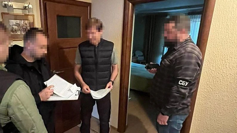 На Прикарпатті затримали групу, яка переправляла чоловіків за кордон під виглядом водіїв міжнародних перевезень