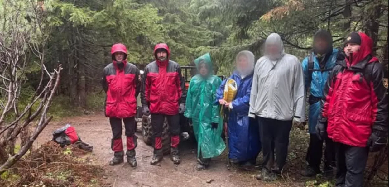 На Верховинщині рятувальники двічі допомагали мандрівникам, які потрапили у біду в Карпатах