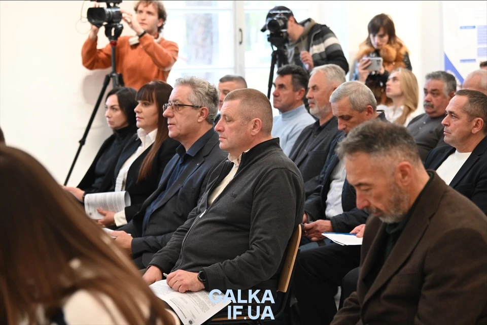 У Франківську обговорили формування Держбюджету-2026 та виклики для малих громад