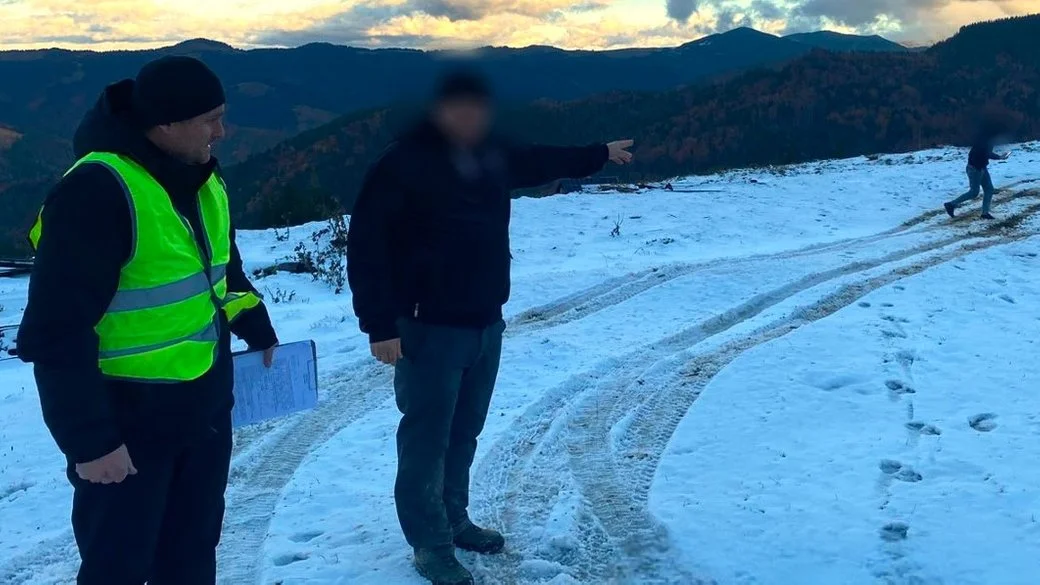 На Прикарпатті затримали чоловіка, який організував незаконний перетин кордону через Карпати