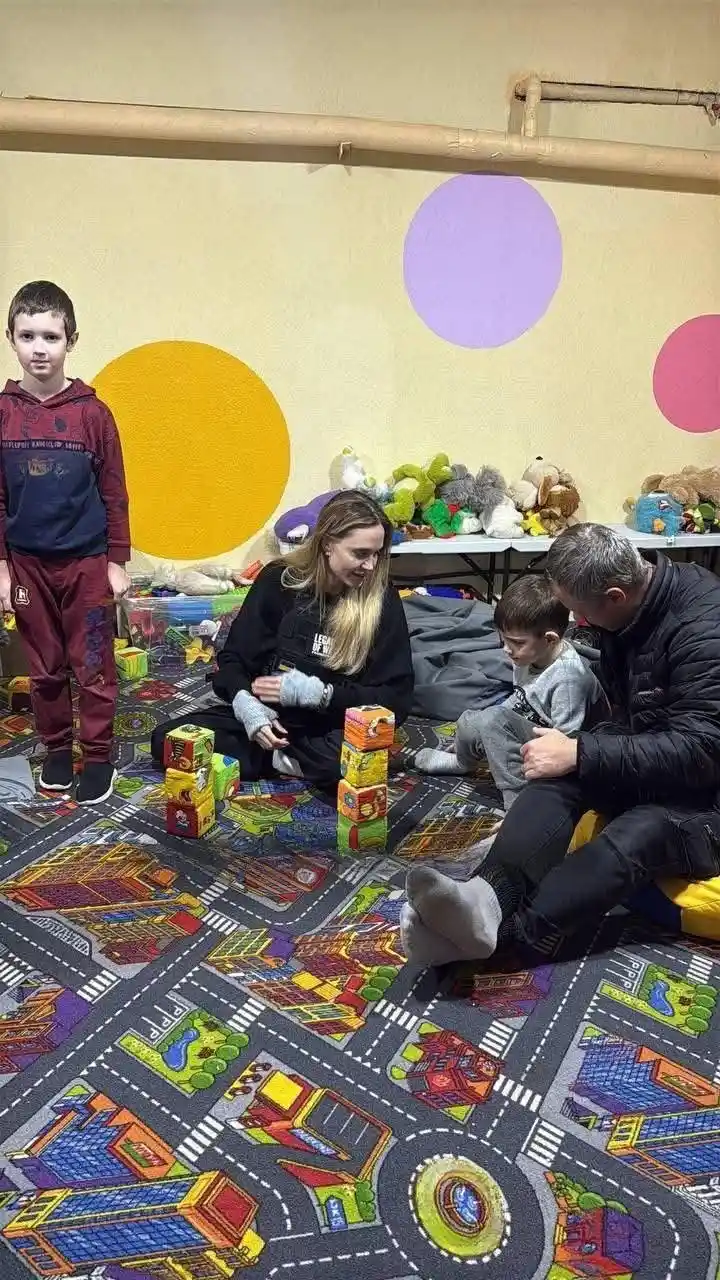 Анджеліна Джолі потрапила у курйозну ситуацію на блокпості: «Нема документів – до ТЦК»