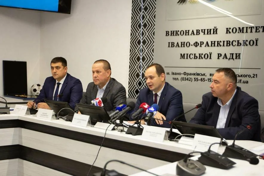 Руслан Марцінків запускає «Годину дзвінків»: франківці зможуть напряму поспілкуватися з мером