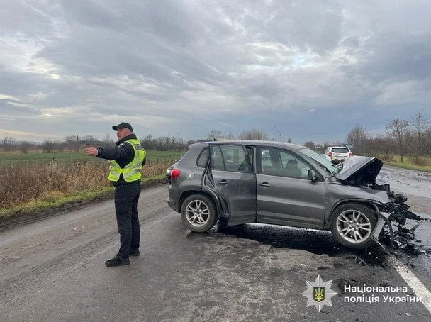 Смертельна ДТП поблизу Галича: одна жінка загинула, ще кілька пасажирів поранені