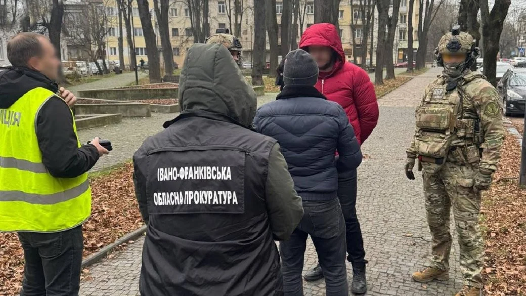 У Франківську взяли під варту посадовців Держпраці, підозрюваних у системній корупції