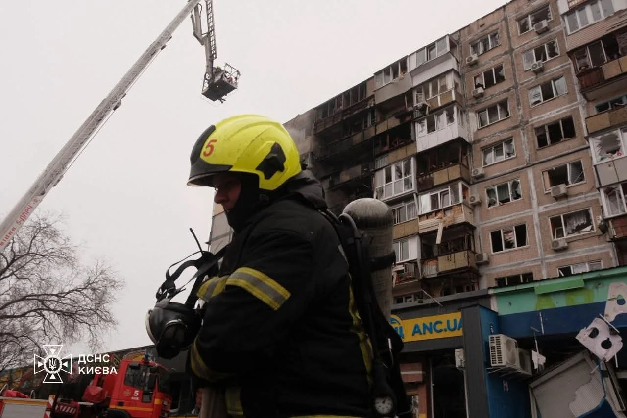 Київ під масованим ударом: перші дані про загиблих та масштаби руйнувань