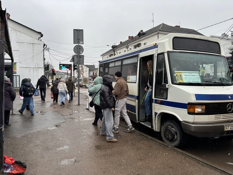 Проїзд по 15 гривень: у Коломиї затвердили нові тарифи на громадський транспорт