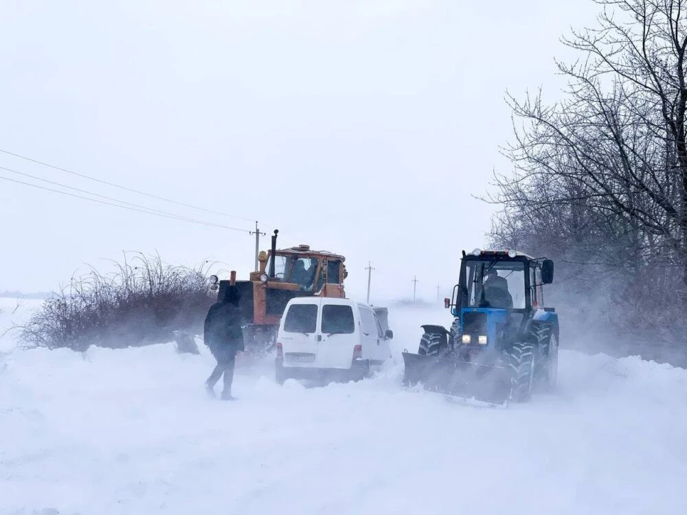 Прикарпаття під ударом стихії: сніг, вітер і загроза відключень електроенергії