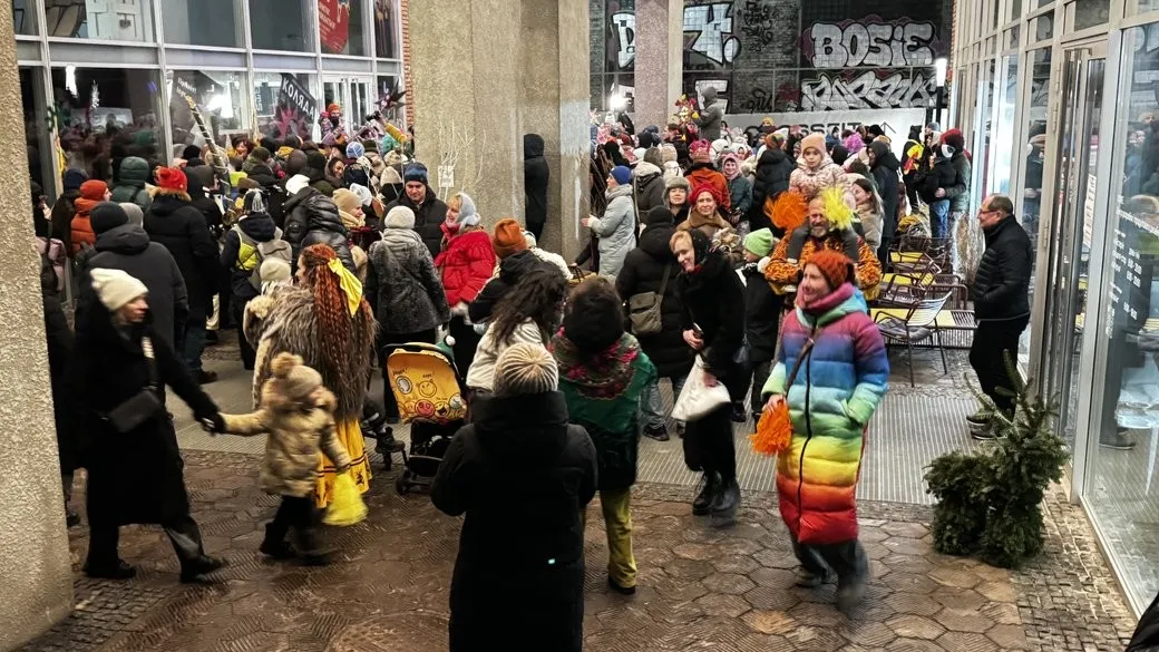 Франківці зустріли Різдво на вулицях із колядою та вертепом