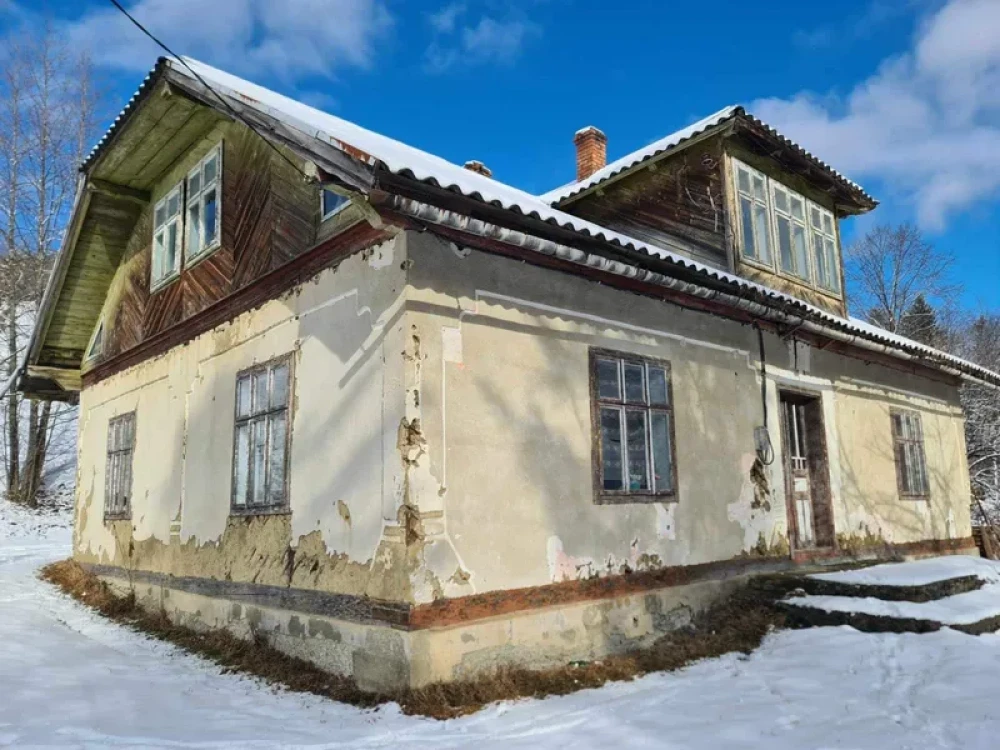 Колишня школа на Косівщині виставлена на продаж