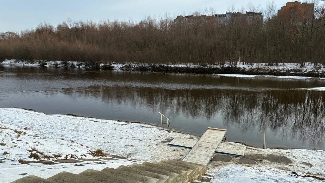 На Прикарпатті лікарі витягли дитину з критичного стану після ковтання батарейки
