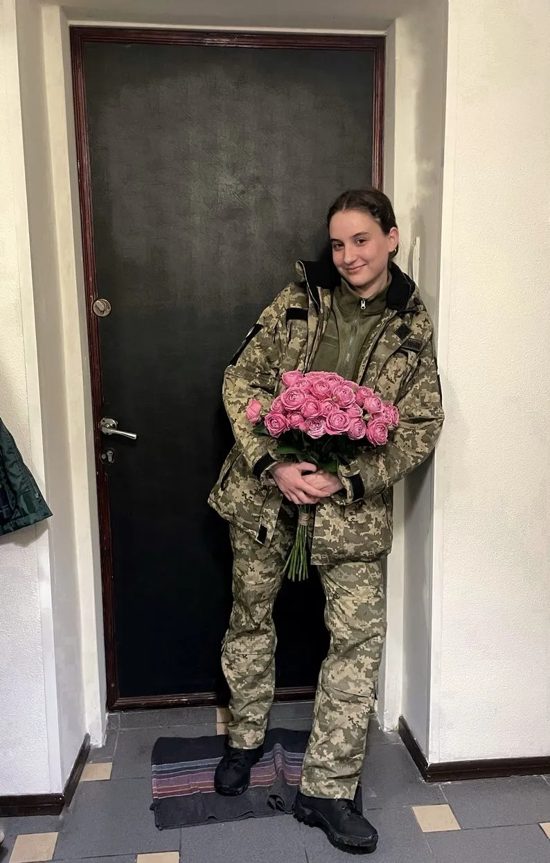 Від «Парової машини» до медбатальйону: історія Ярини Квасній, яка змінила сцену на фронт