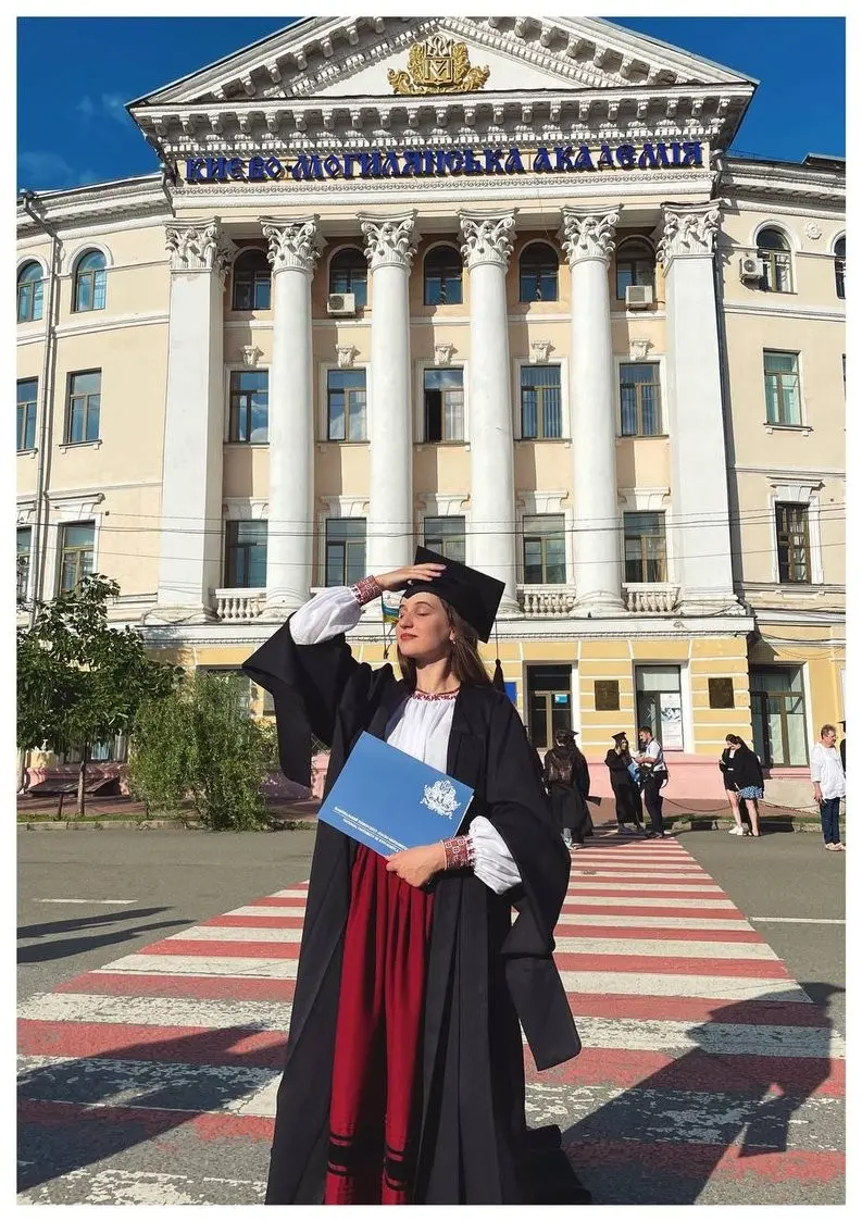 Від «Парової машини» до медбатальйону: історія Ярини Квасній, яка змінила сцену на фронт