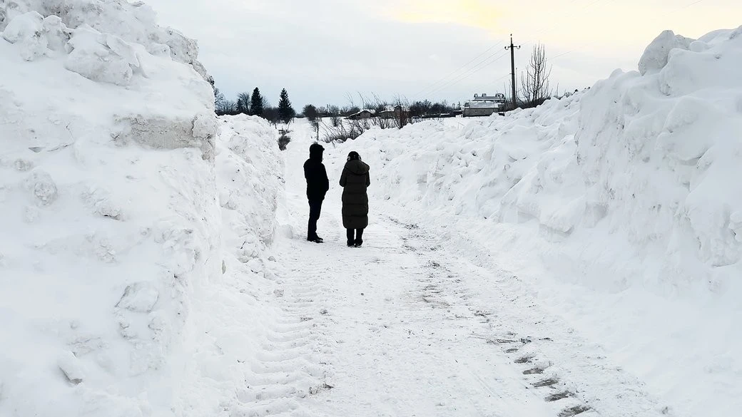 Чотири дні у сніговій пастці: як жителі Чернелицької громади виживали без доріг