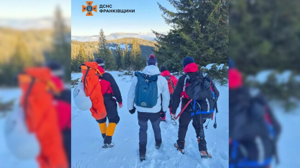 Рятувальники Івано-Франківщини допомогли туристу з Києва спуститися з Говерли