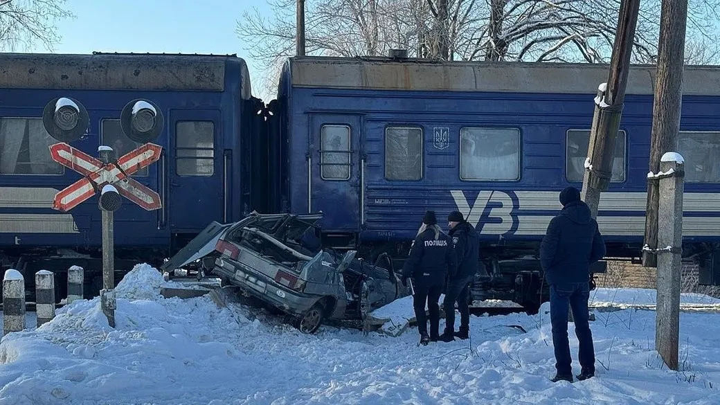 Фатальна ДТП у Городенці: легковик врізався в потяг Київ — Ясіня