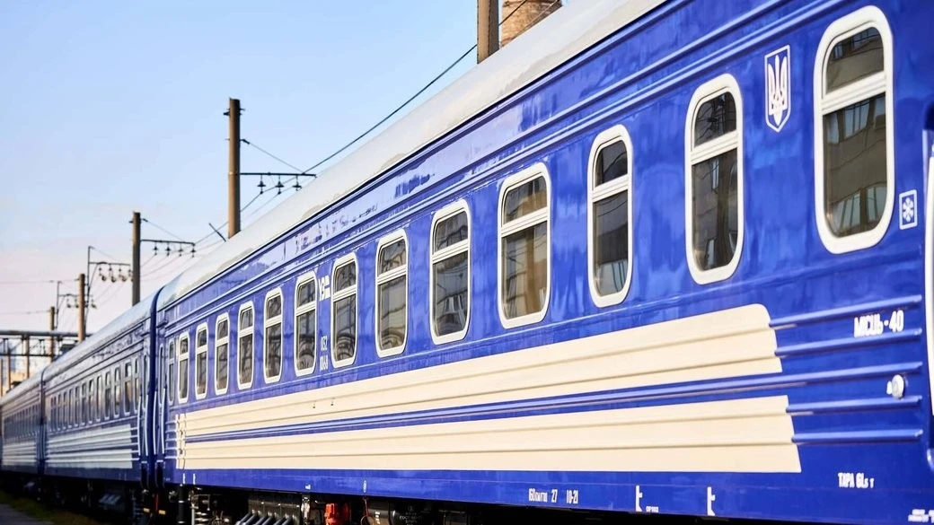 Обстріл Івано-Франківщини вплинув на залізничне сполучення: пасажири стикаються із затримками