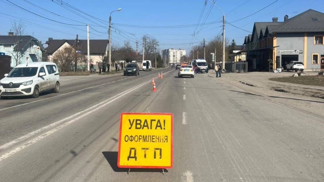 Смертельна аварія у Франківську – водій мікроавтобуса збив велосипедиста