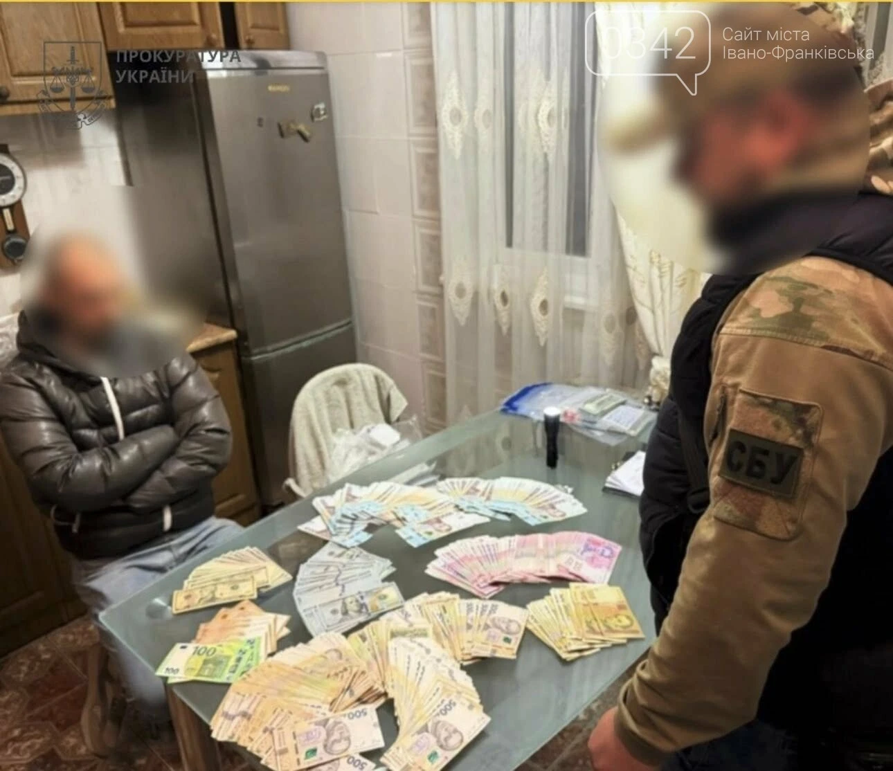 Наркобізнес на мільйони та арсенал зброї: на Прикарпатті затримали групу молодиків