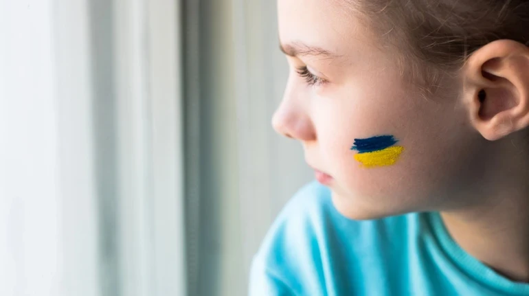 Психологічні шрами війни: кожен десятий підліток в Україні, що пережив два етапи агресії, намагався вкоротити собі віку