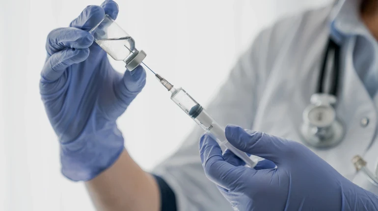 Безоплатна імунізація в Україні: де шукати вакцини та як працює логістика