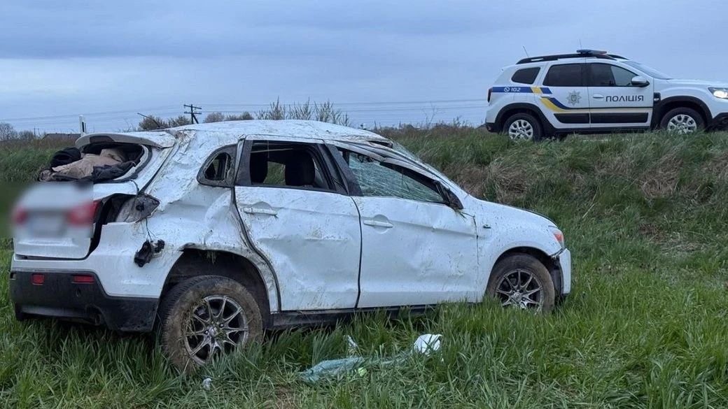 Троє госпіталізованих: наслідки аварії з перекиданням на Прикарпатті
