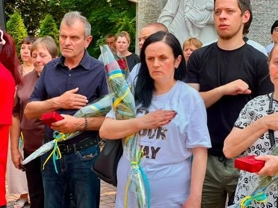 Посмертне визнання героїв: в Івано-Франківську сім’ям полеглих захисників вручили державні відзнаки