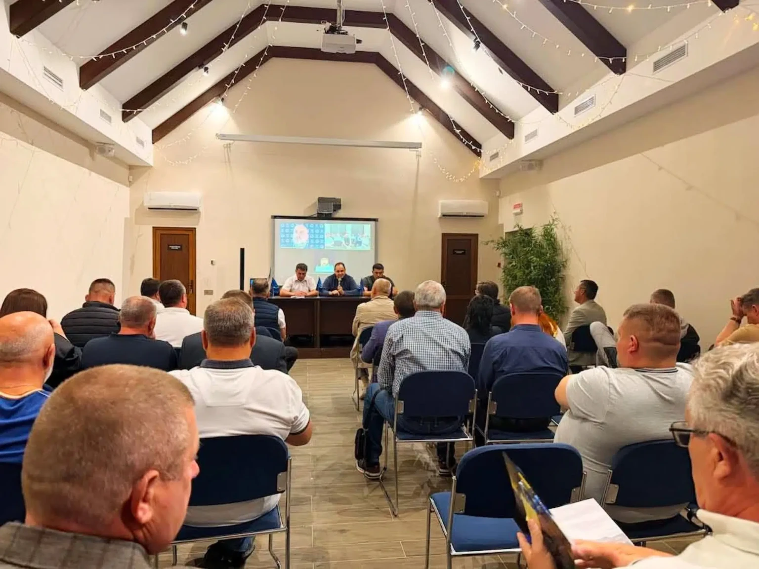 Фінансовий парадокс Прикарпаття: чому скарги мерів на дефіцит викликали шквал критики у мережі